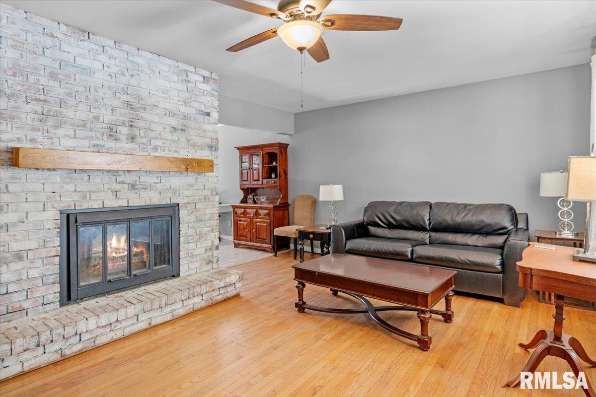118 Dawn Drive Springfield, IL 62702 - Photo 9 of 44 Gallery Image 9