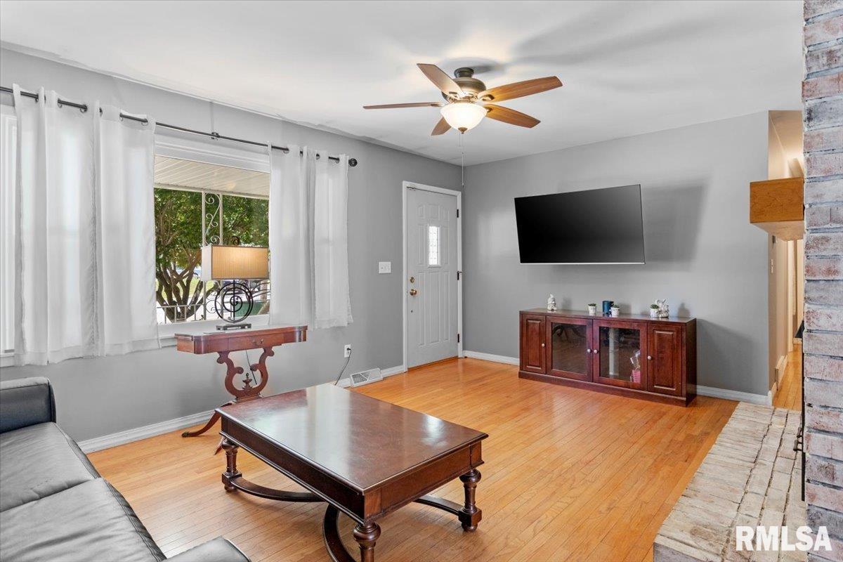 118 Dawn Drive Springfield, IL 62702 - Photo 10 of 44 Gallery Image 10