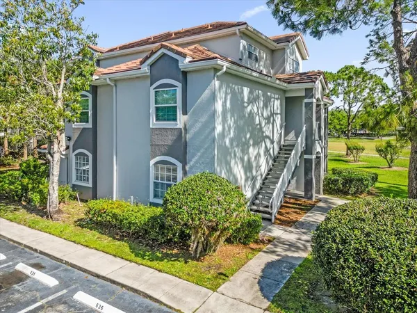 $220,000 | 13953 Fairway Island Drive, Unit 618, Orlando, FL 32837