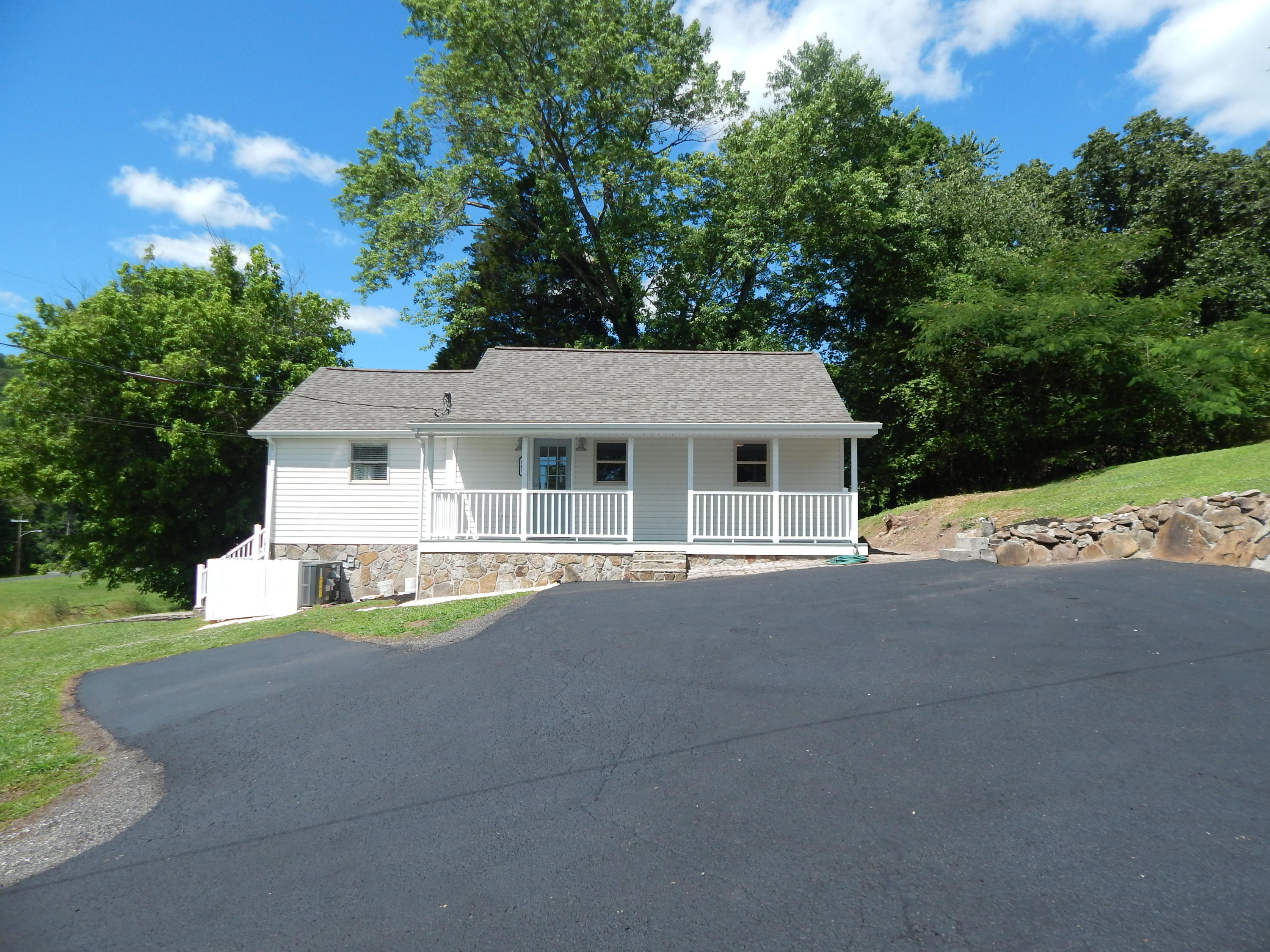 907 Wilson Road Oliver Springs, TN 37840 - Photo 23 of 27 DSCN5449