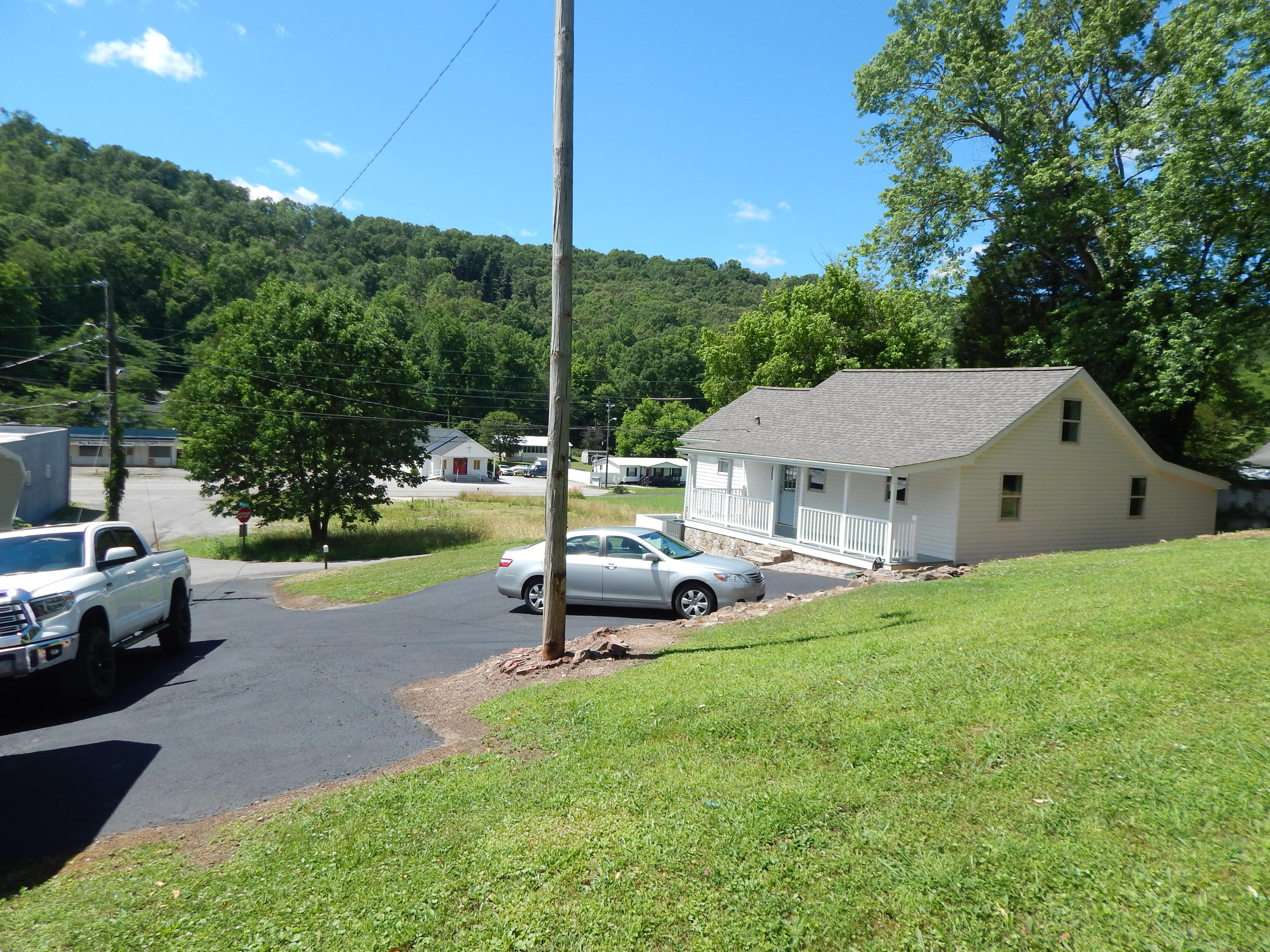 907 Wilson Road Oliver Springs, TN 37840 - Photo 4 of 27 DSCN5442