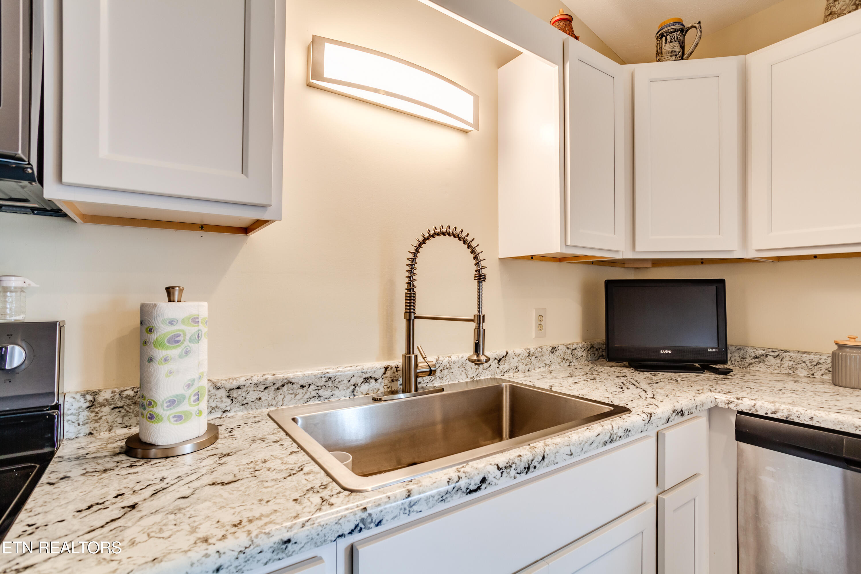 7312 Clarendon Road Powell, TN 37849 - Photo 14 of 35 14 Kitchen
