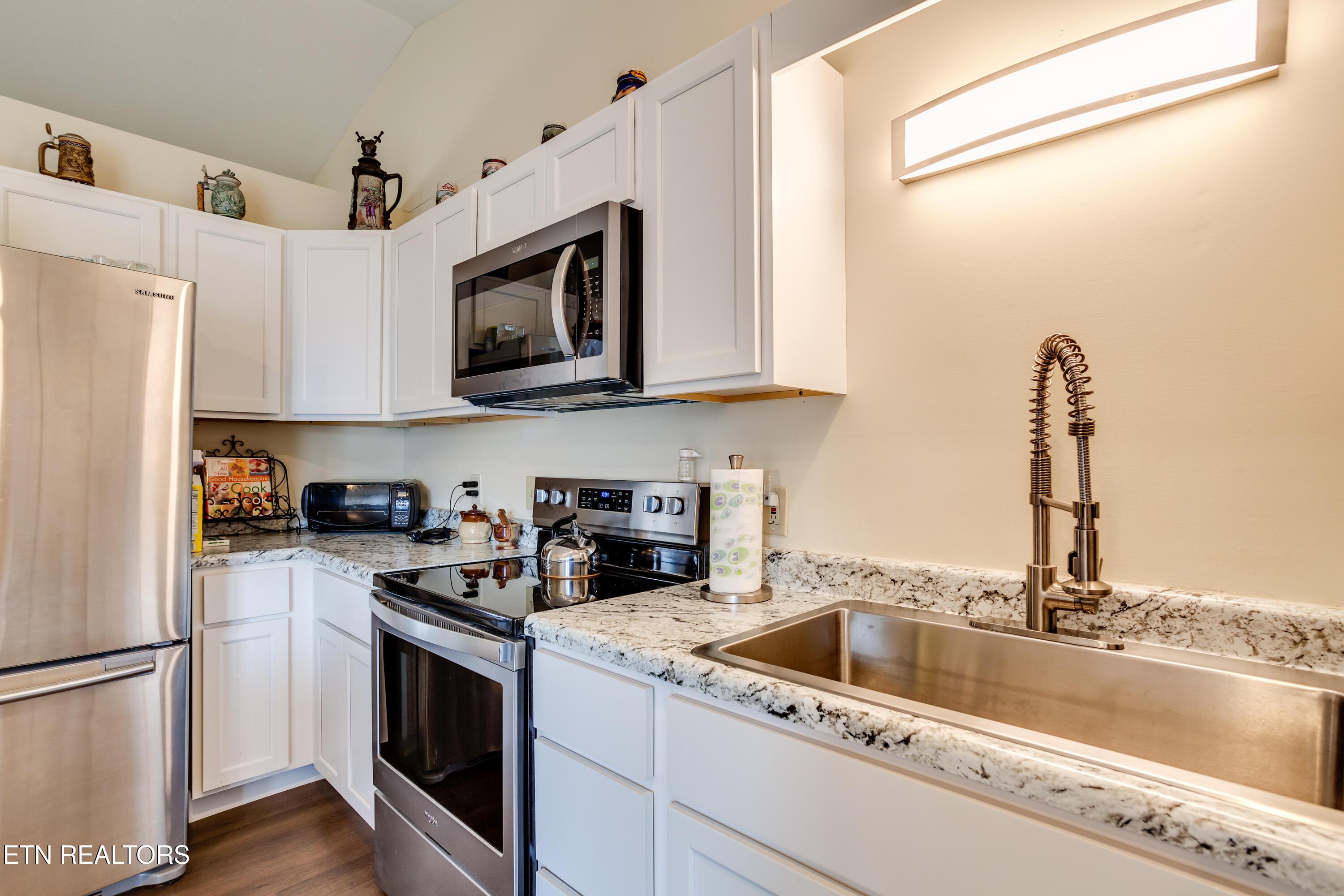 7312 Clarendon Road Powell, TN 37849 - Photo 16 of 35 16 Kitchen