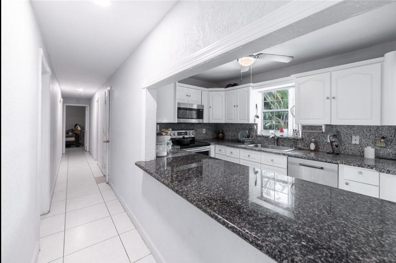 4416 West Broward Boulevard Plantation, FL 33317 - Photo 12 of 24 IMG_4209