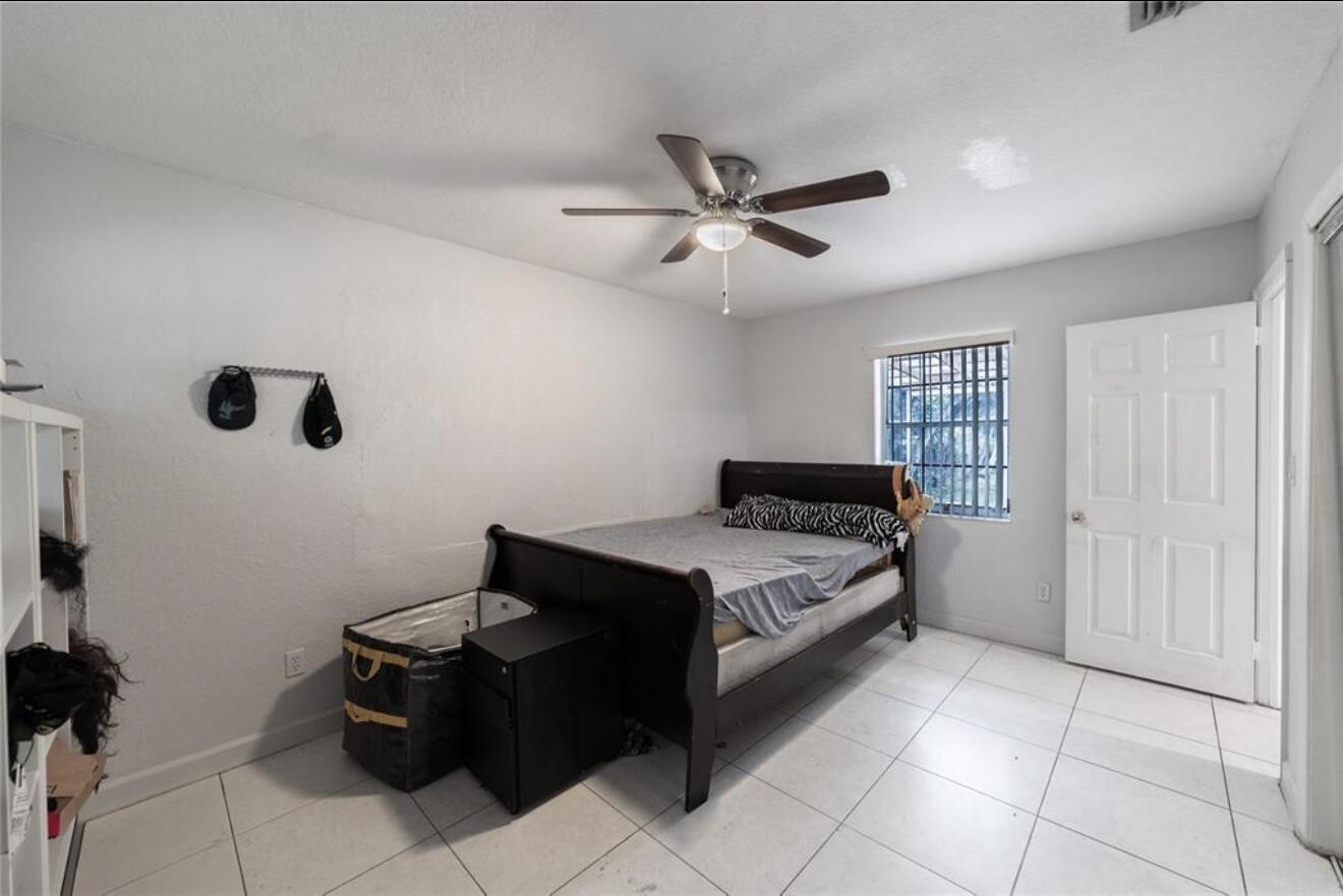 4416 West Broward Boulevard Plantation, FL 33317 - Photo 9 of 24 IMG_4206