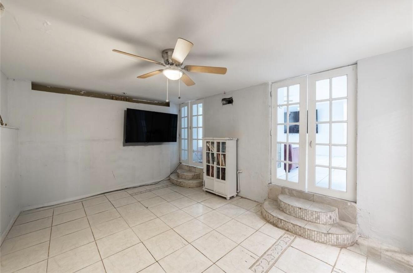 4416 West Broward Boulevard Plantation, FL 33317 - Photo 10 of 24 IMG_4207