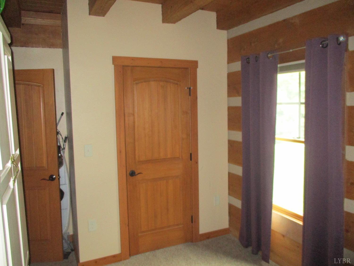 3804 Saunders Road Vinton, VA 24179 - Photo 20 of 50 a view of an front door
