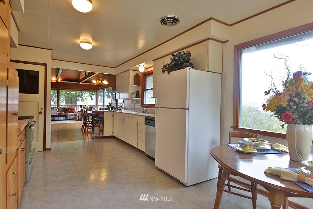 4865 Marshall Road Clinton, WA 98236 - Photo 13 of 25 Gallery Image 13