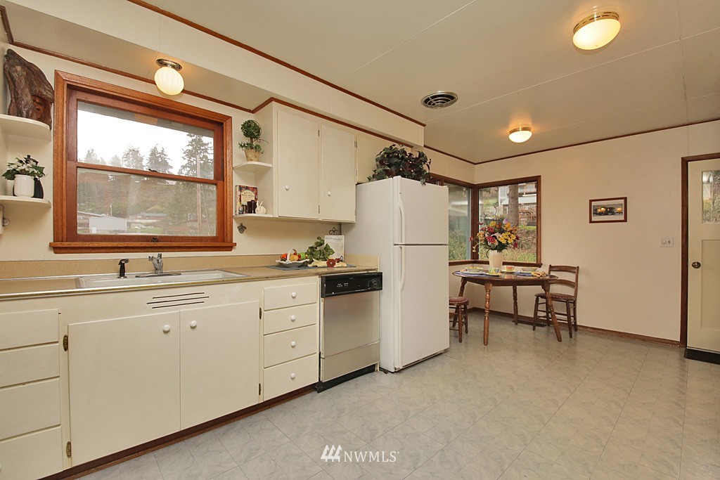 4865 Marshall Road Clinton, WA 98236 - Photo 14 of 25 Gallery Image 14