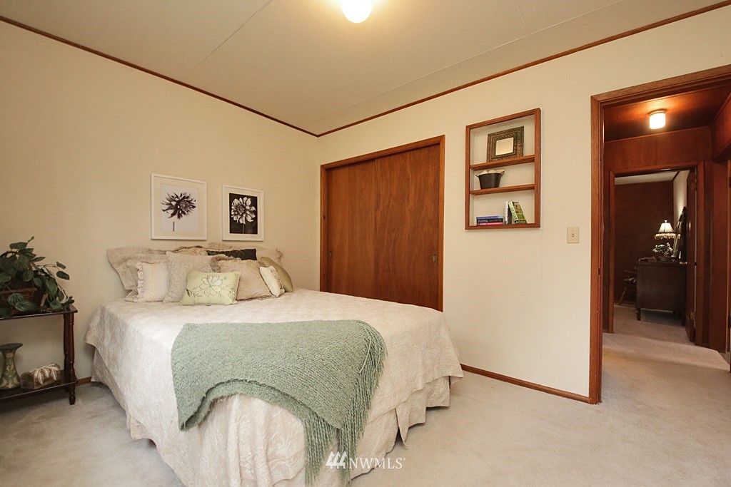 4865 Marshall Road Clinton, WA 98236 - Photo 15 of 25 Gallery Image 15