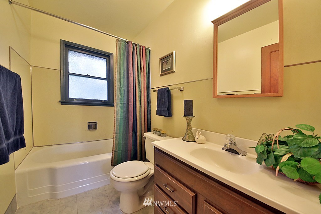 4865 Marshall Road Clinton, WA 98236 - Photo 17 of 25 Gallery Image 17