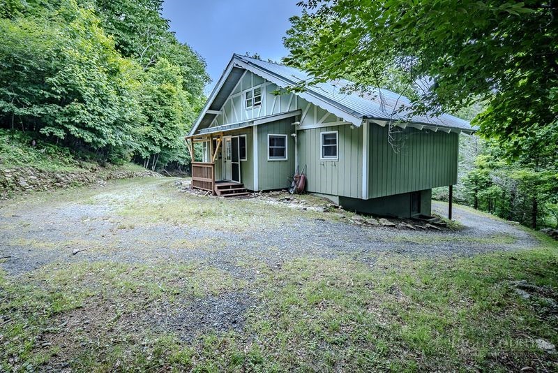 136 Hornbeam Road Beech Mountain, NC 28604 - Photo 11 of 37