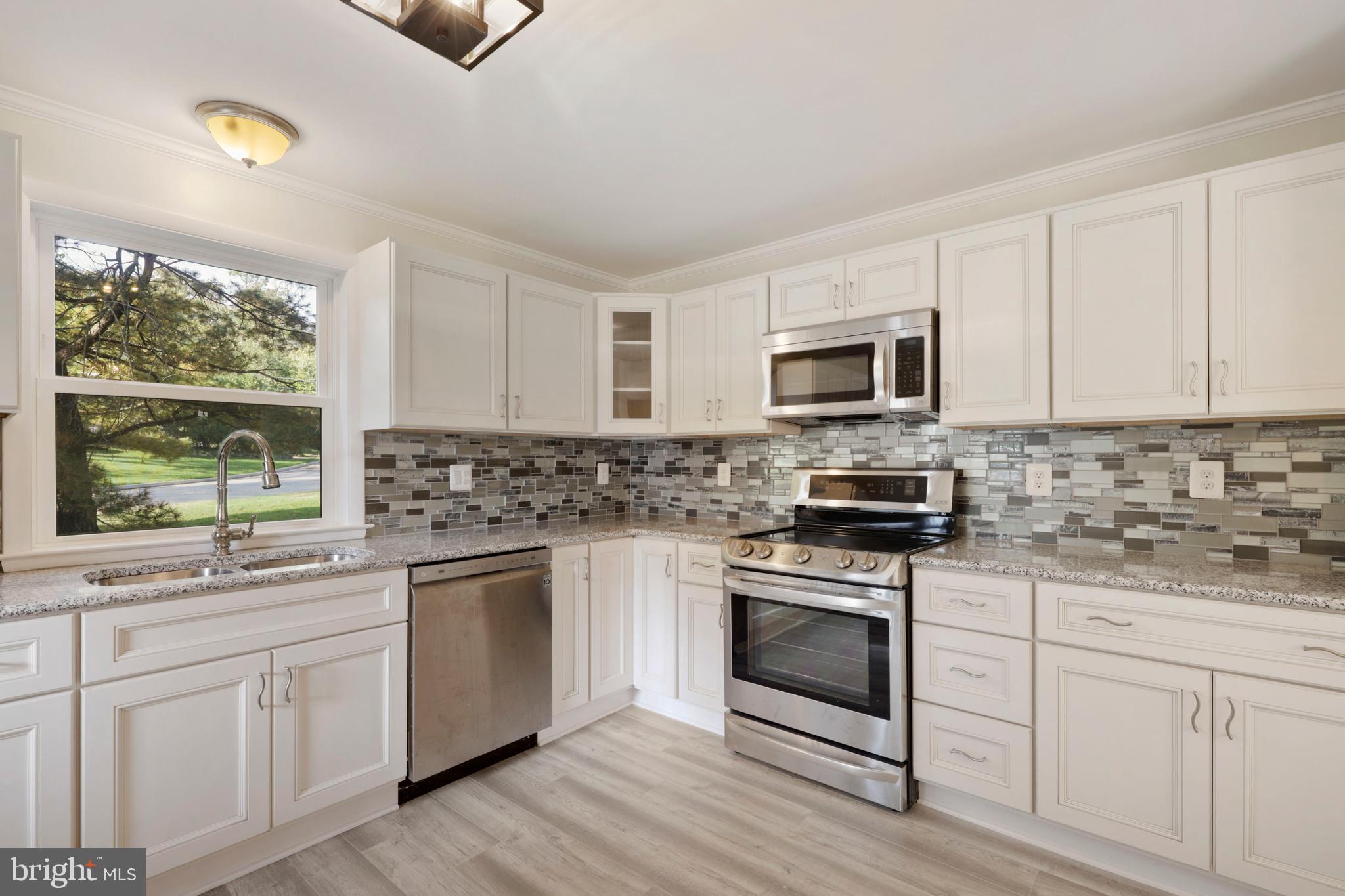 106 Croftley Road Lutherville-Timonium, MD 21093 - Photo 11 of 27 Kitchen