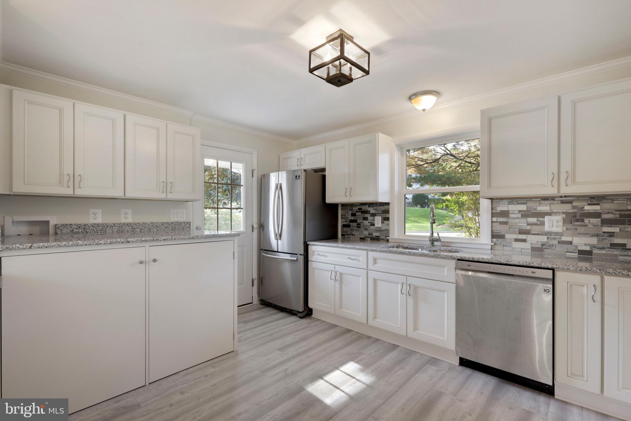 106 Croftley Road Lutherville-Timonium, MD 21093 - Photo 9 of 27 Kitchen