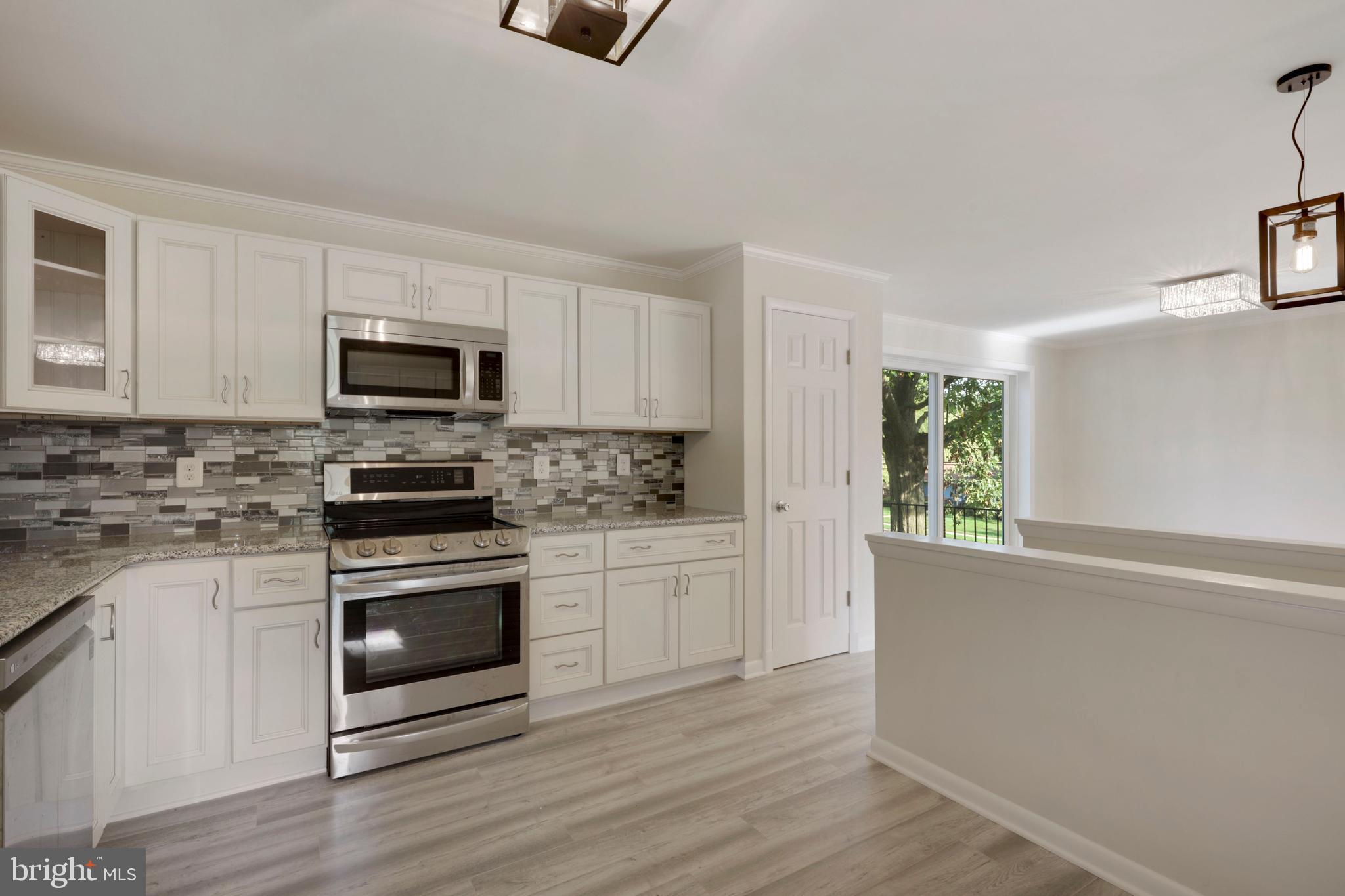 106 Croftley Road Lutherville-Timonium, MD 21093 - Photo 10 of 27 Kitchen