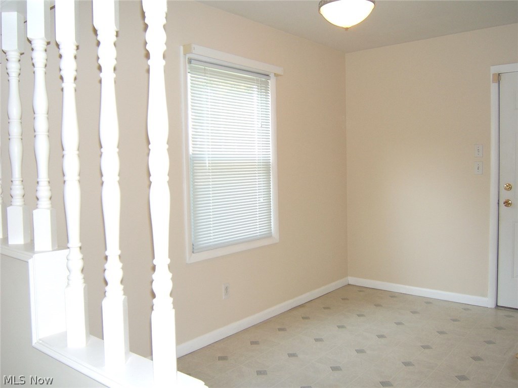 24304 Knickerbocker Road Bay Village, OH 44140 - Photo 6 of 28 Gallery Image 6