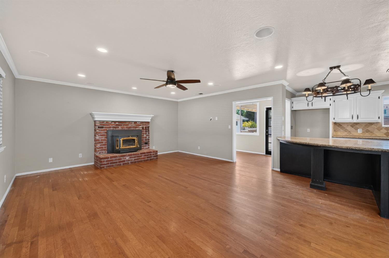 4105 Perrin Road Clovis, CA 93619 - Photo 9 of 67 Gallery Image 9