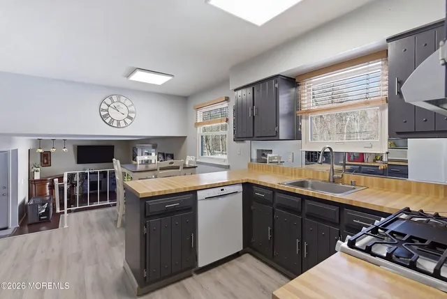 $699,900 | 7 Colonial Court, Howell, NJ 07731