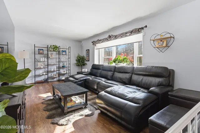 $699,900 | 7 Colonial Court, Howell, NJ 07731