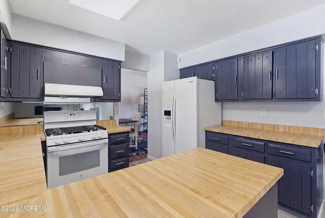 $699,900 | 7 Colonial Court, Howell, NJ 07731