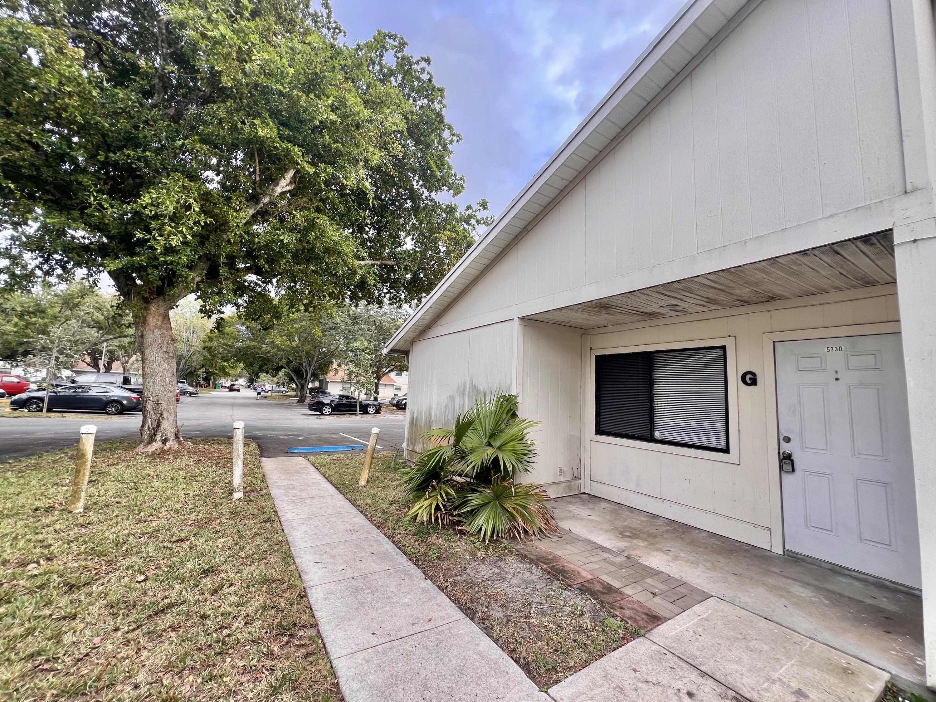 5330 Elmhurst Road, Unit G West Palm Beach, FL 33417 - Photo 22 of 22 IMG_7776