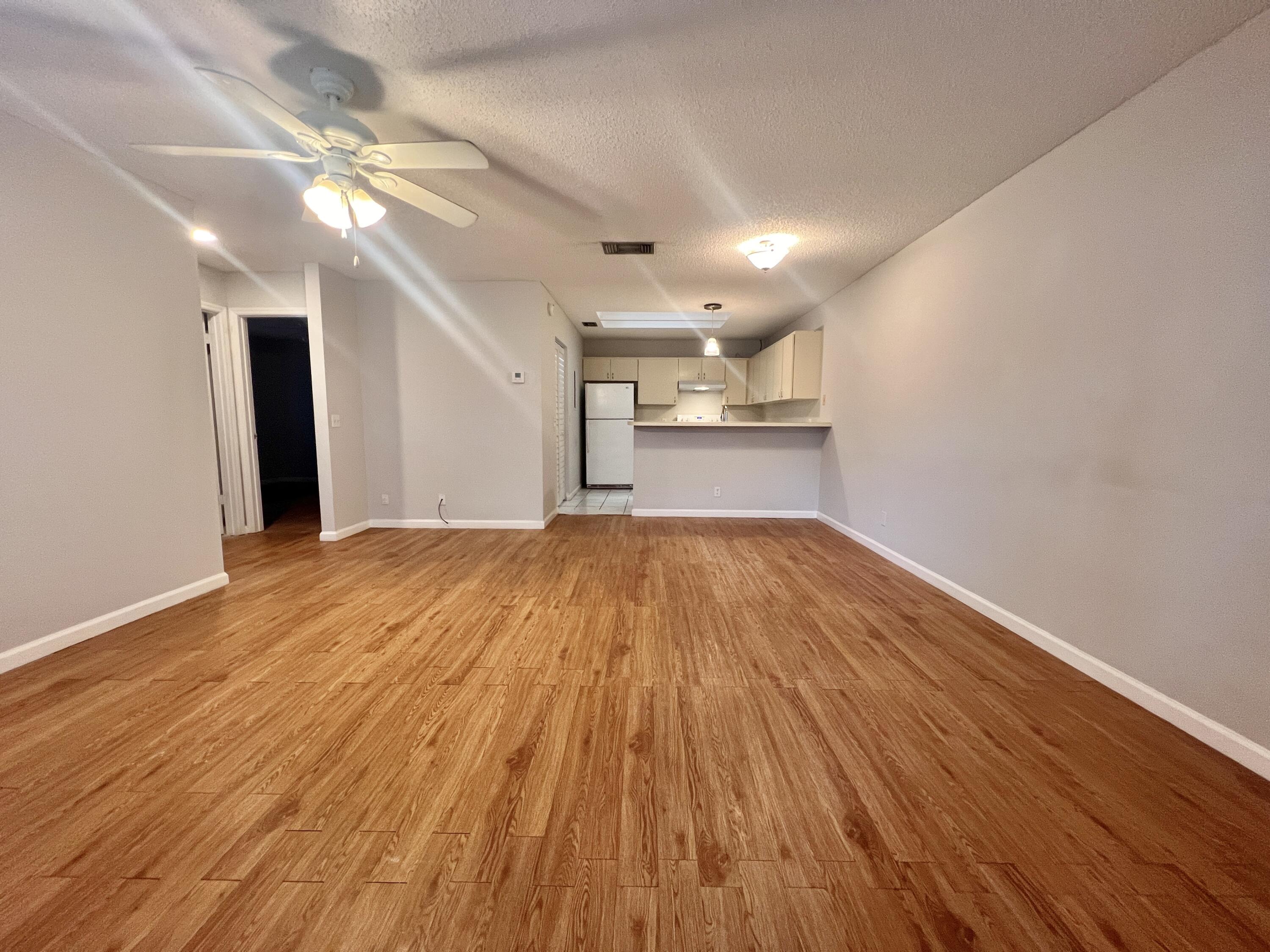 5330 Elmhurst Road, Unit G West Palm Beach, FL 33417 - Photo 3 of 22 IMG_7765