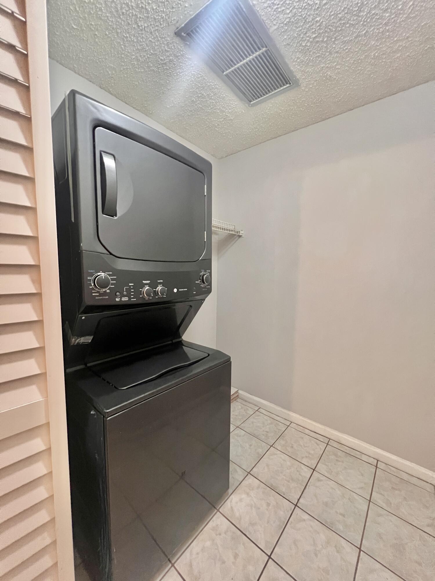 5330 Elmhurst Road, Unit G West Palm Beach, FL 33417 - Photo 7 of 22 IMG_7770