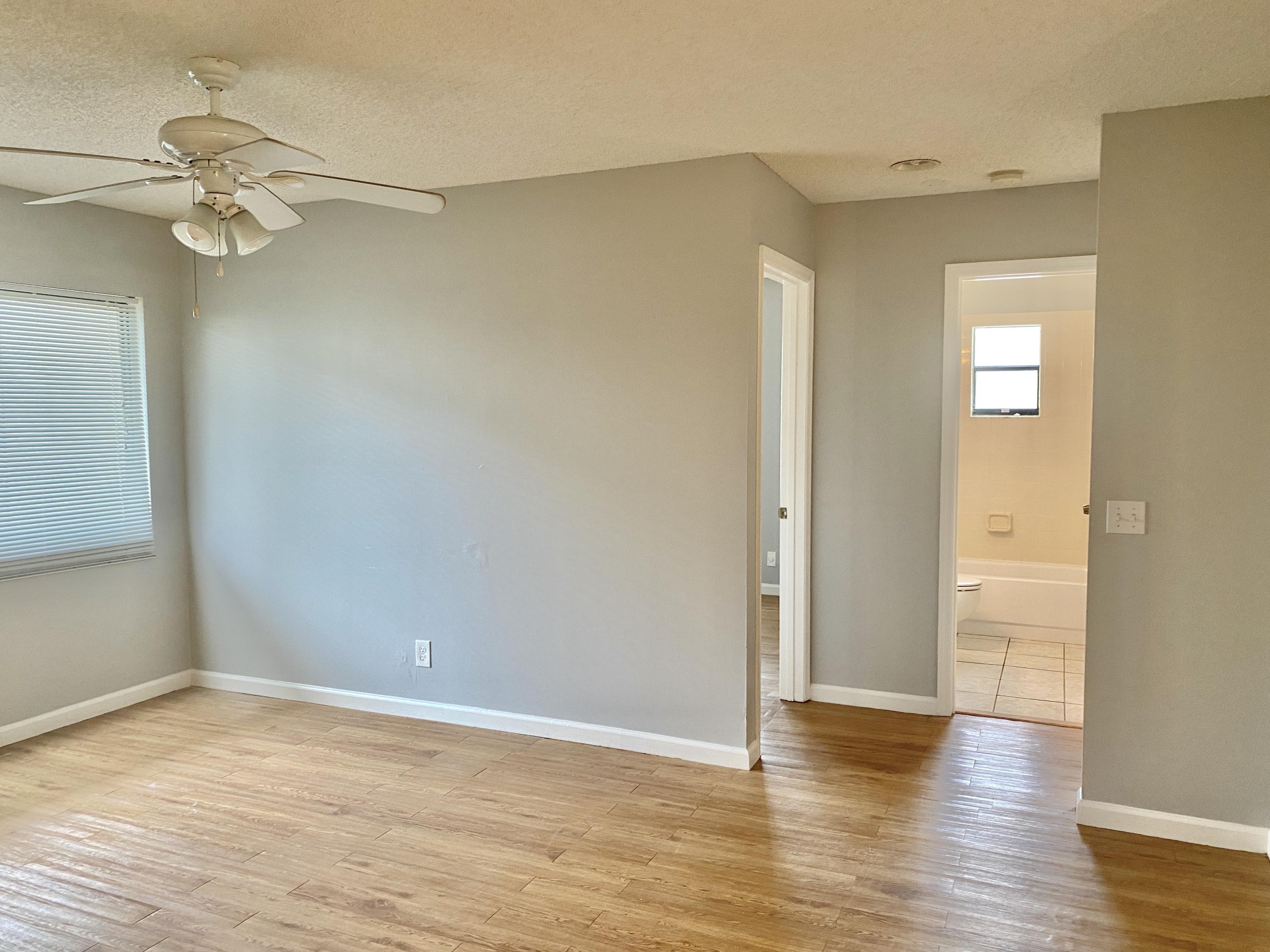 5330 Elmhurst Road, Unit G West Palm Beach, FL 33417 - Photo 9 of 22 4389BF6D-0B2D-4E2A-90F4-F8F58F64BE19