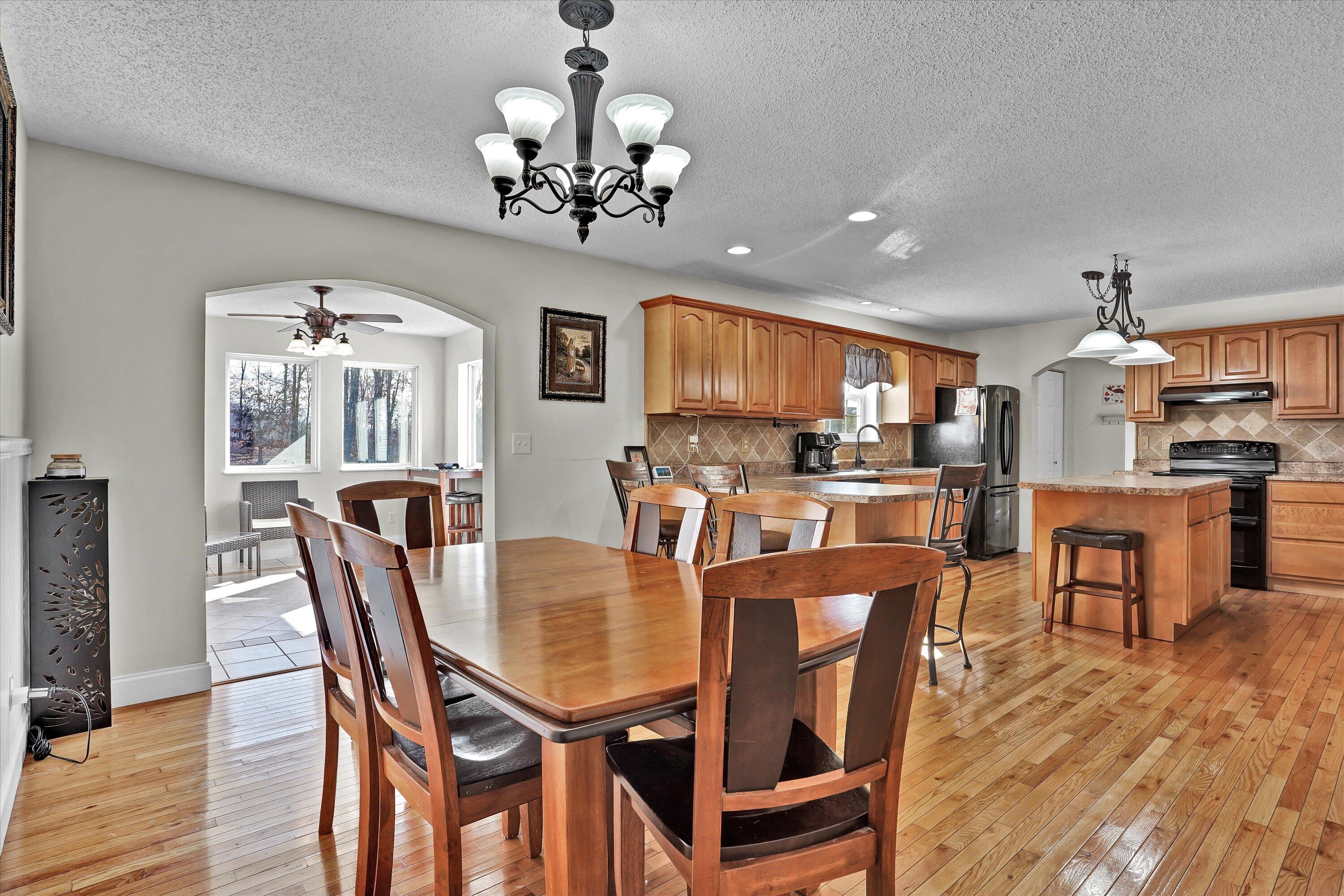 1911 Chinquipin Road Sneedville, TN 37869 - Photo 14 of 47 10-1911 Chinquipin Rd-10