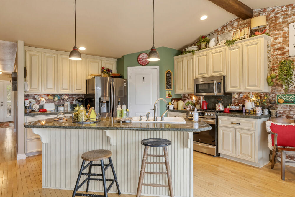 10704 Kestrel Road Klamath Falls, OR 97601 - Photo 15 of 57 Gallery Image 15