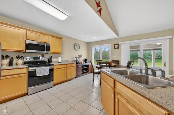 $320,000 | 5147 East Hyde Court, Columbus, IN 47203