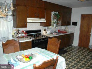 795 Maple Grove Road Mohnton, PA 19540 - Photo 3 of 6 Gallery Image 3