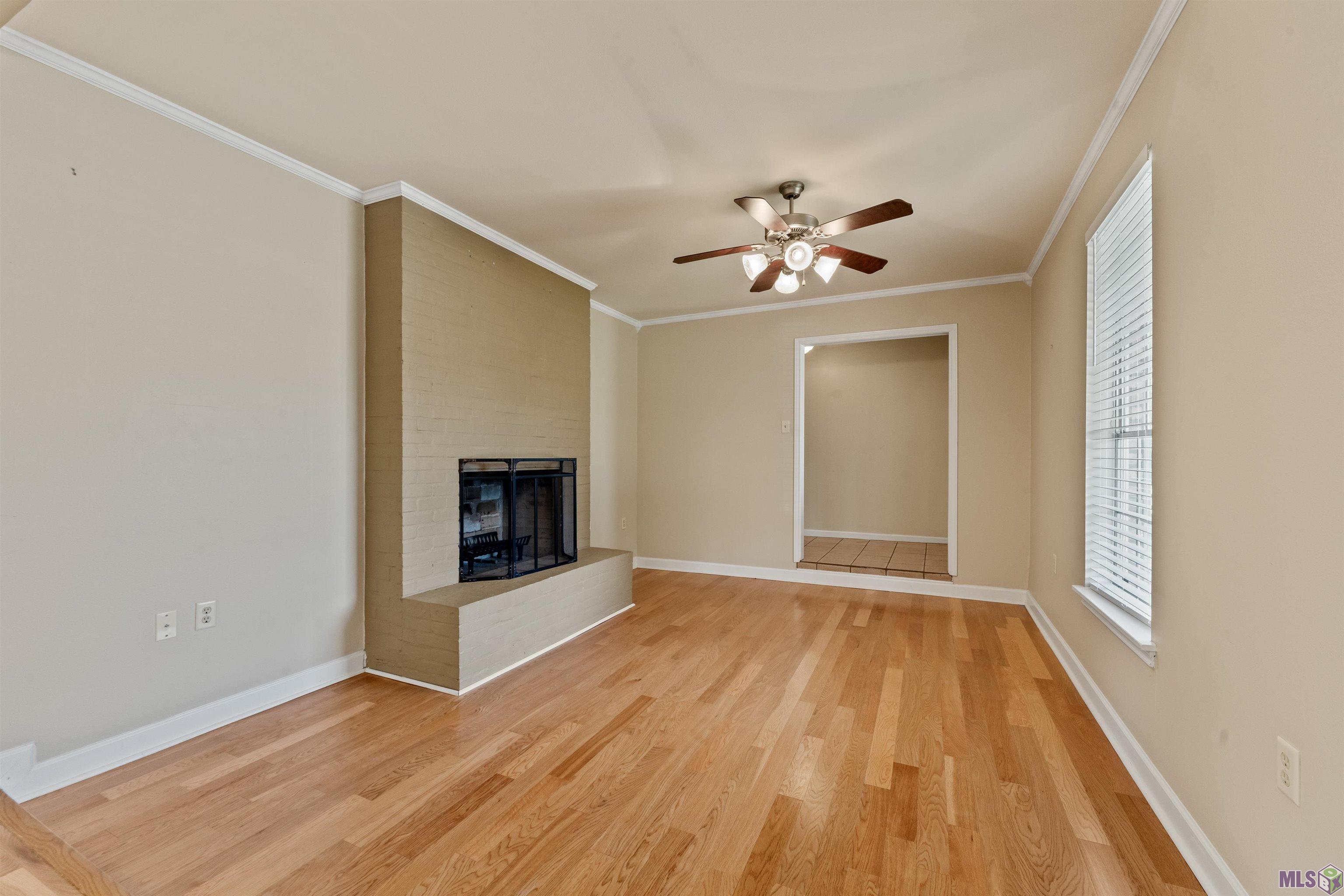 685 Daventry Drive Baton Rouge, LA 70808 - Photo 14 of 37 Living Rm w/FP