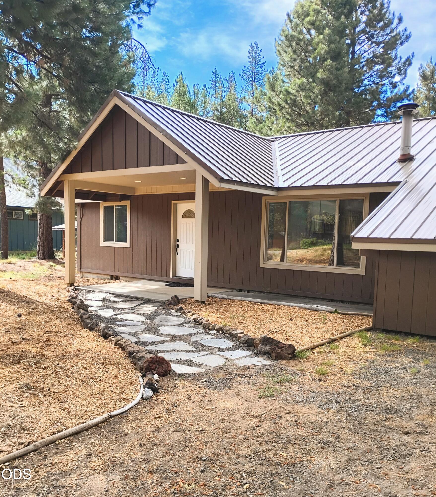 16947 Quartz Hill Road Bend, OR 97707 - Photo 2 of 16