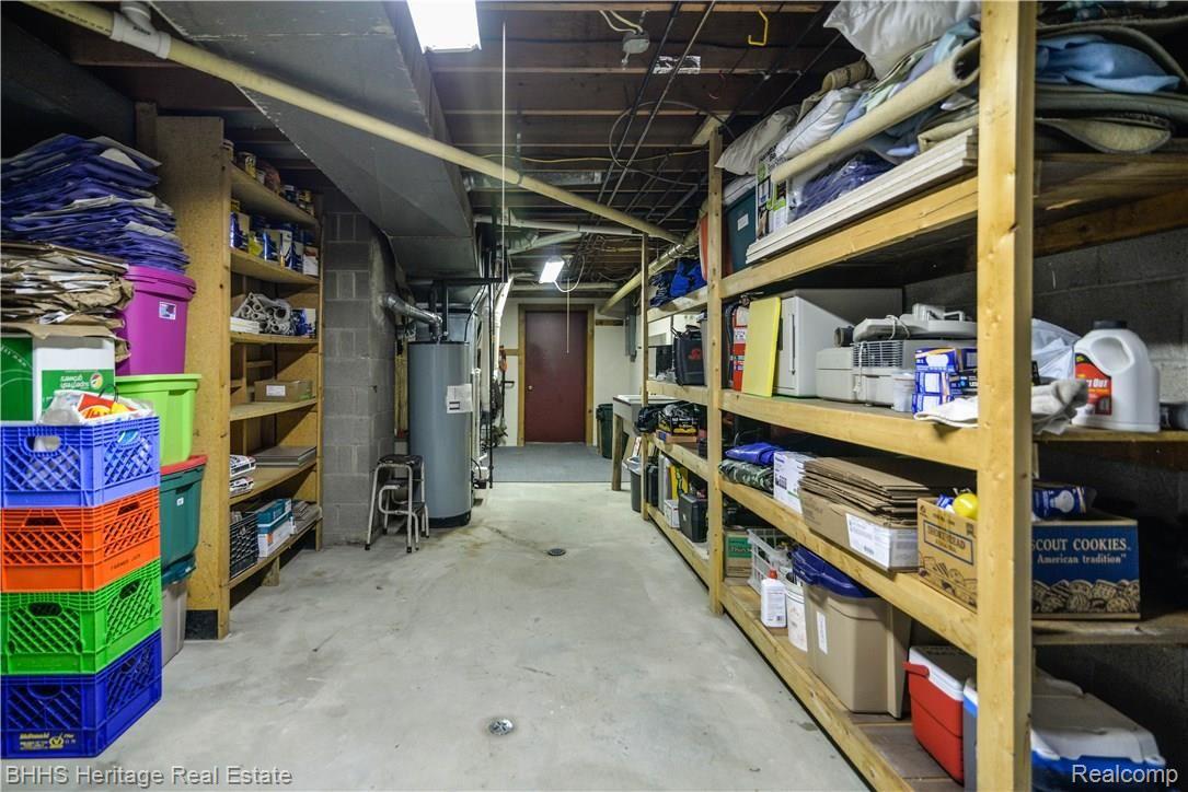 1264 North Kellogg Road Howell, MI 48843 - Photo 44 of 57 LL Storage Shelves Stay