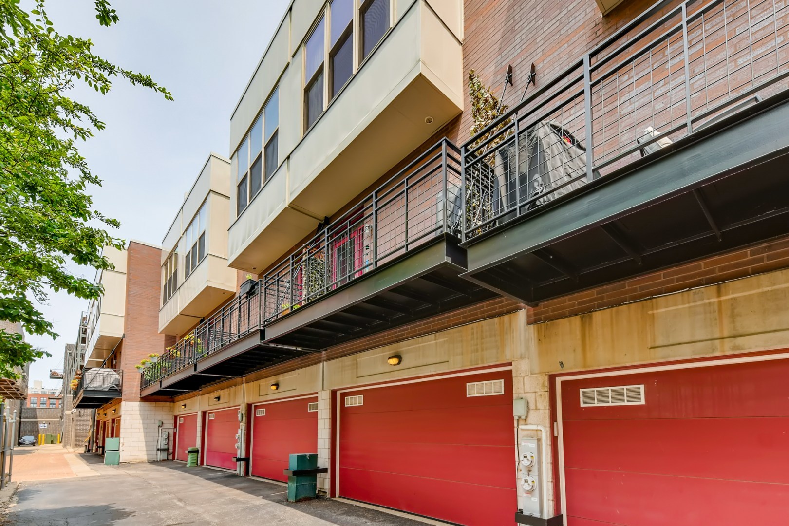 1244 West Monroe Street, Unit 5 Chicago, IL 60607 - Photo 19 of 21 a front view of a building