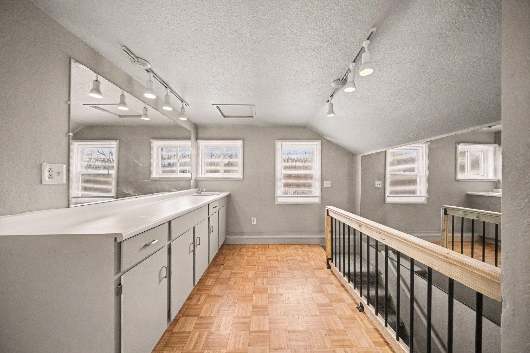 800 O'Brien Road Jackson, MI 49201 - Photo 16 of 35 015_file_6724