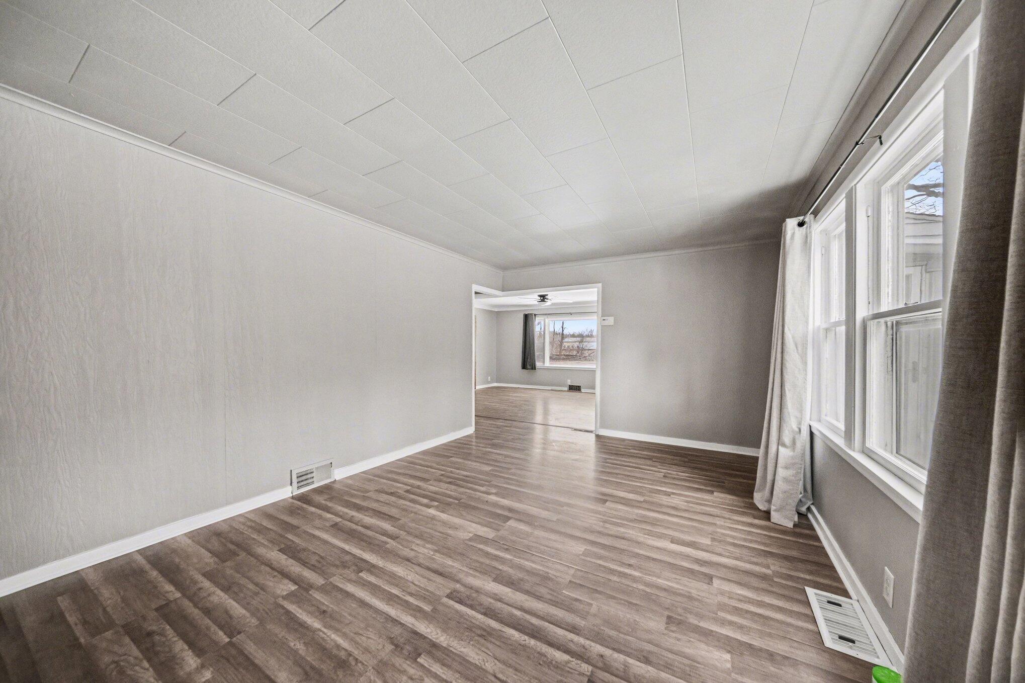 800 O'Brien Road Jackson, MI 49201 - Photo 6 of 35 006_file_8430