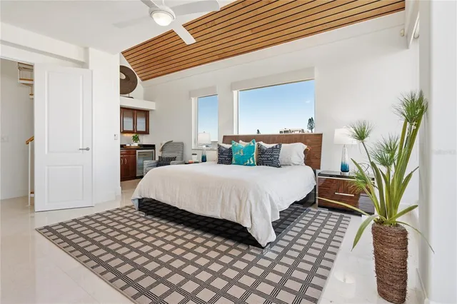 $5,000,000 | 534 Beach Road, Sarasota, FL 34242