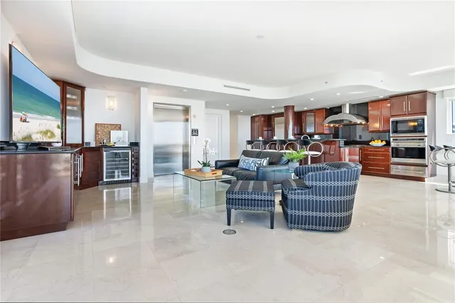 $5,000,000 | 534 Beach Road, Sarasota, FL 34242