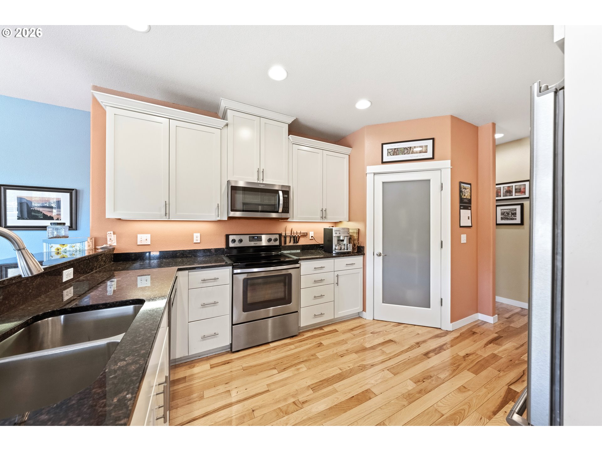 3721 Colonial Road Roseburg, OR 97471 - Photo 12 of 48 Kitchen