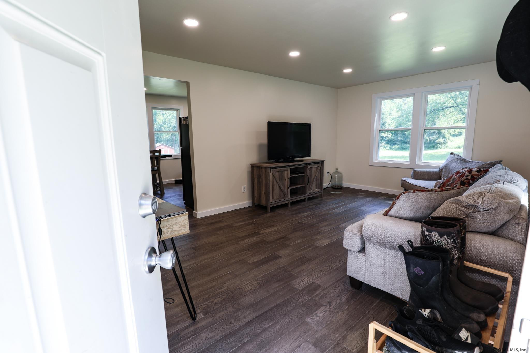 175 Fogarty Road Troy, NY 12182 - Photo 5 of 58 Photo 5