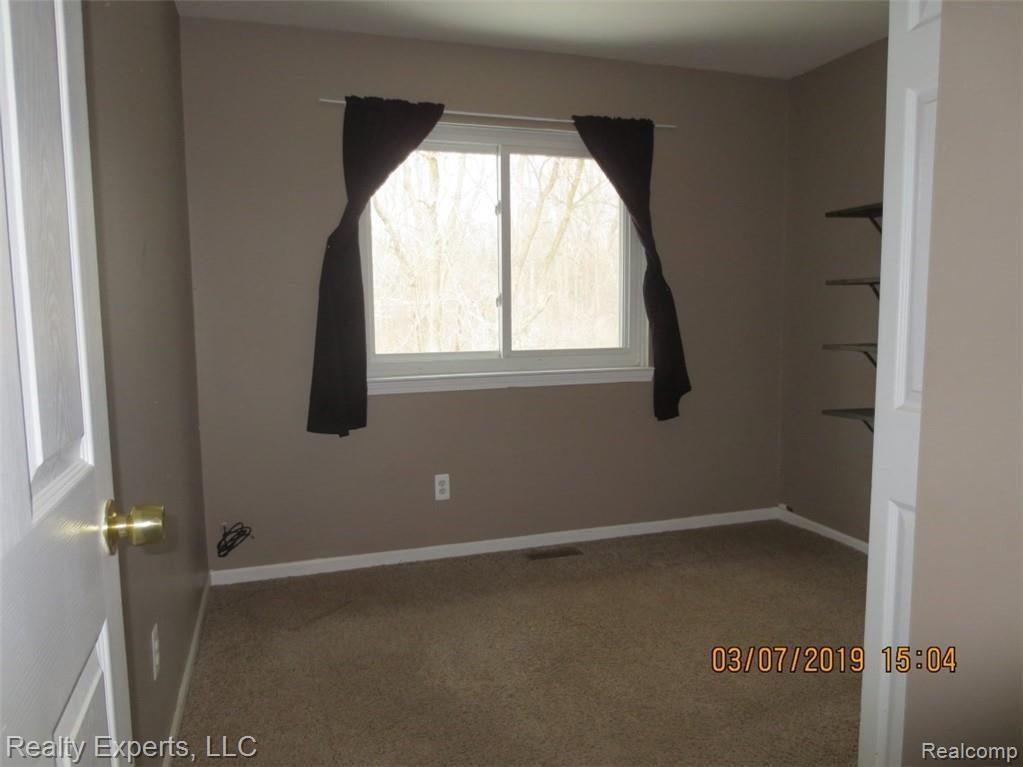 7833 Arkona Road Milan, MI 48160 - Photo 10 of 18 IMG_0397.jpg