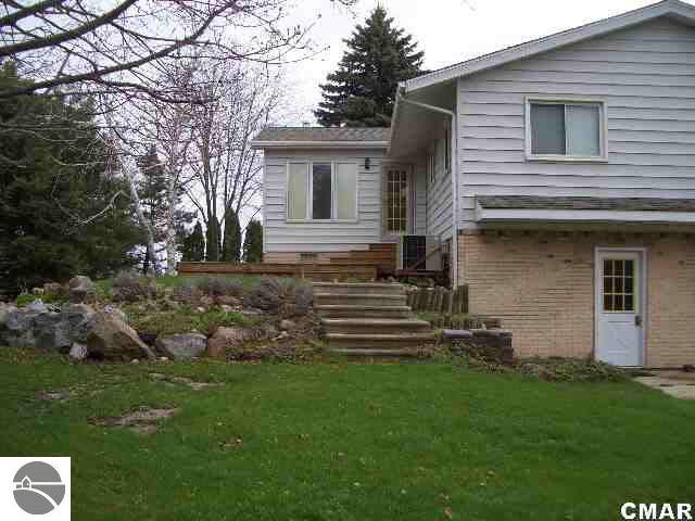 2383 East Buchanan Road Ithaca, MI 48847 - Photo 3 of 14 1771909-2.JPG