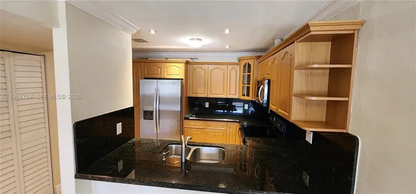 $2,300 | Villa Rustica Condominium, Hialeah, FL 33015