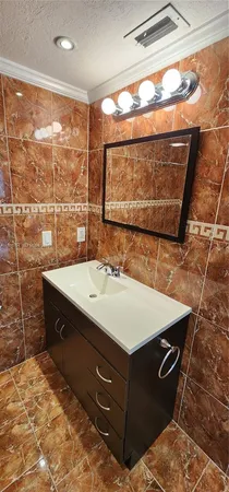 $2,300 | Villa Rustica Condominium, Hialeah, FL 33015