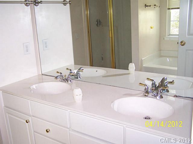 508 Clearbrook Road Matthews, NC 28105 - Photo 7 of 13