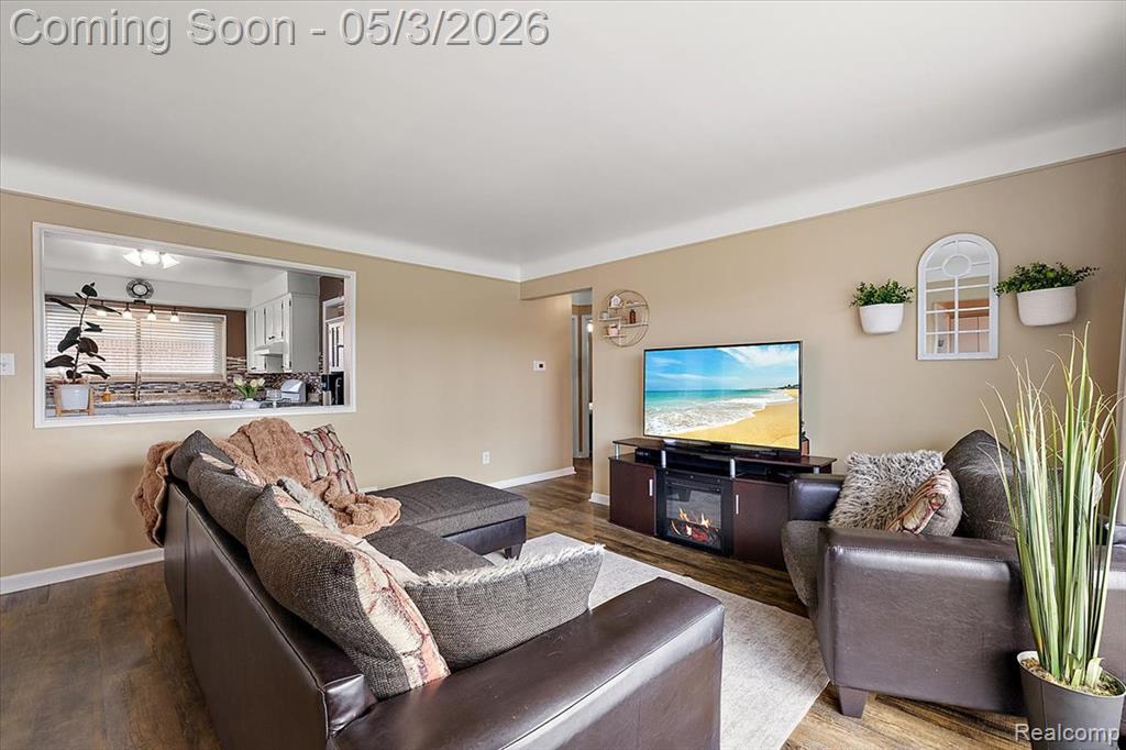 18241 Airport Road Fraser, MI 48026 - Photo 13 of 43