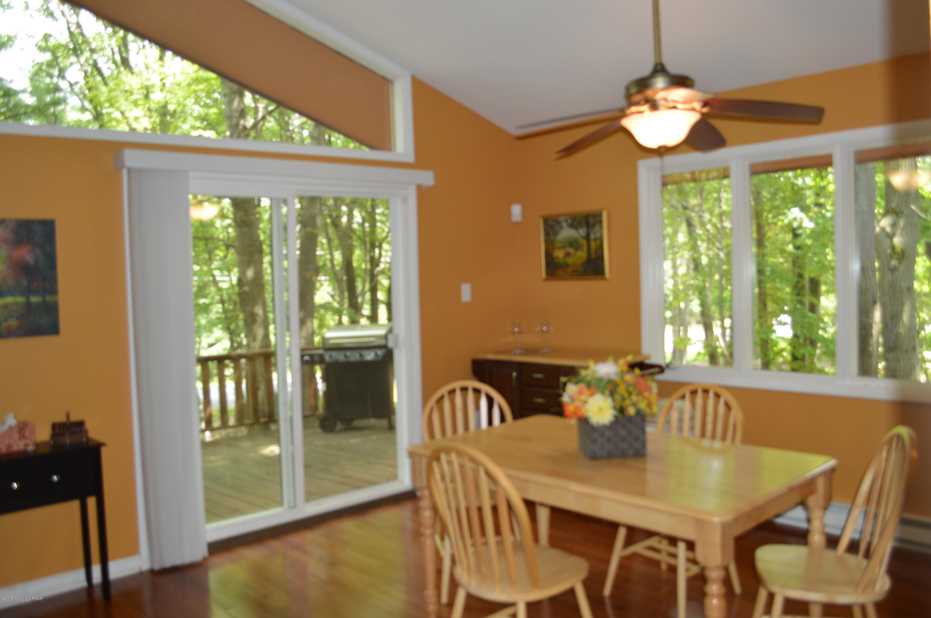 180 Brier Crest Road Blakeslee, PA 18610 - Photo 3 of 32 Dining Area