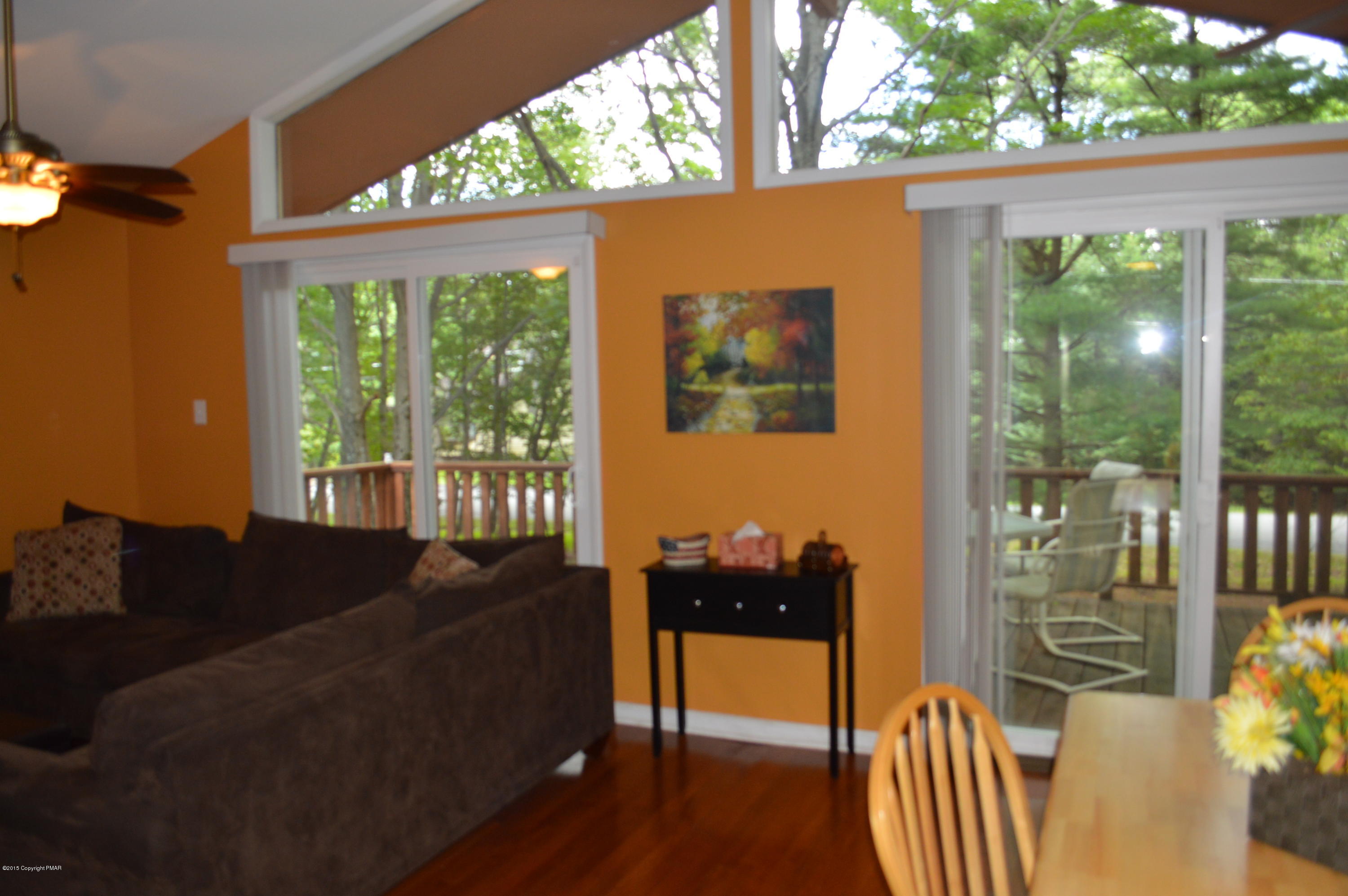 180 Brier Crest Road Blakeslee, PA 18610 - Photo 6 of 32 Great Room